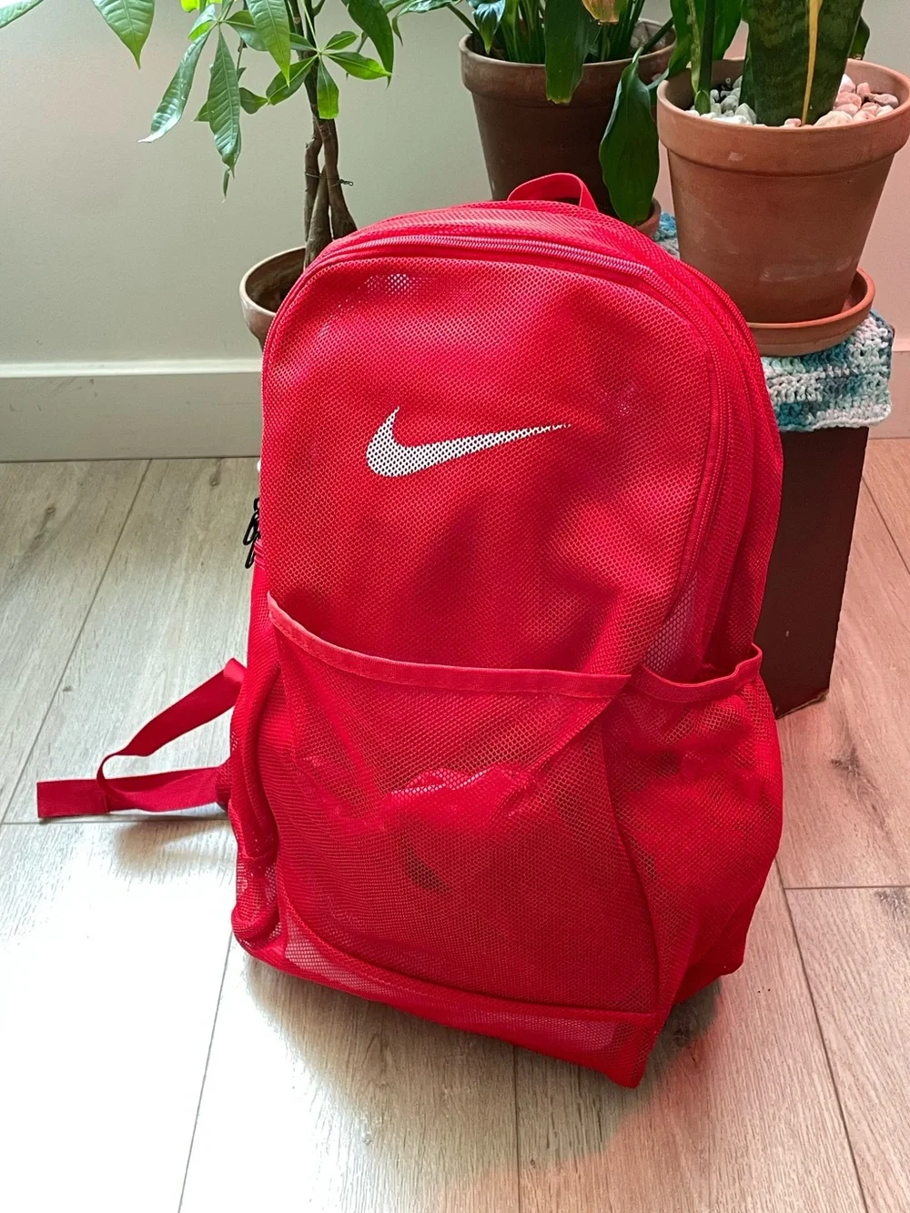 nike brasilia backpack red Crossbar Athletics The padded NIKE RED BRASILIA BPACK |